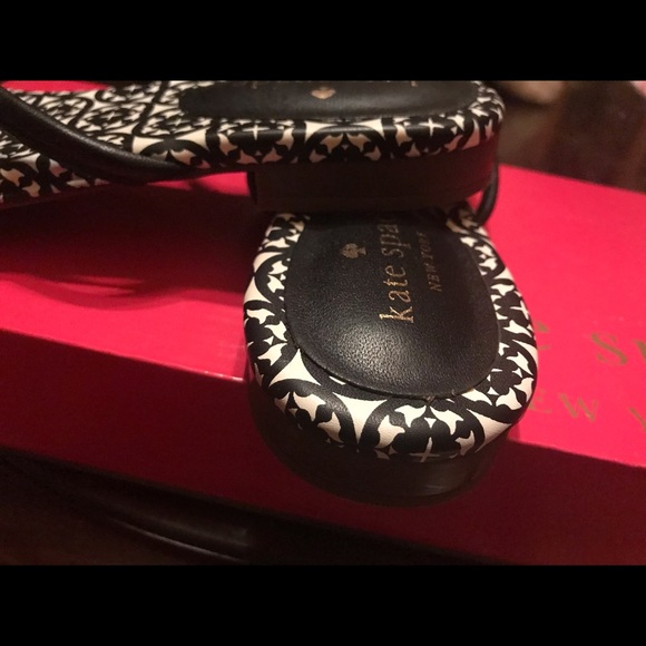 Kate Spade sandals~ Excellent used condition. - Picture 3 of 4